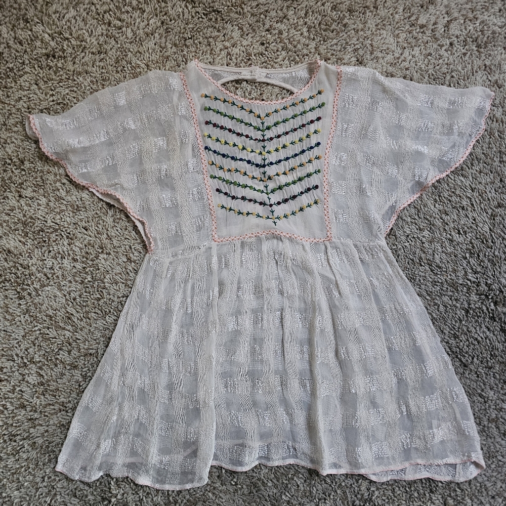 Women’s White Embroidered Flutter-Sleeve Top